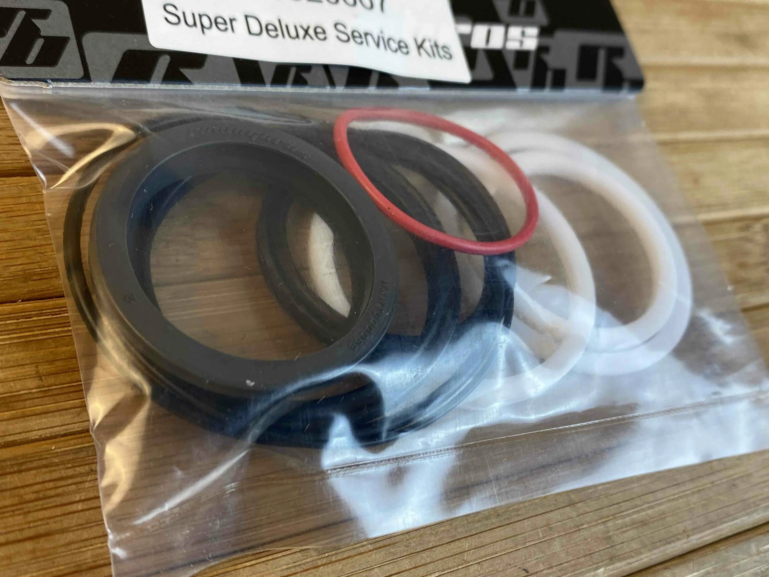 Racingbros Performance Dichtungskit RockShox SuperDeluxe Air/ Deluxe 3 Racingbros Performance Dichtungskit RockShox SuperDeluxe Air/ Deluxe – Bild 3